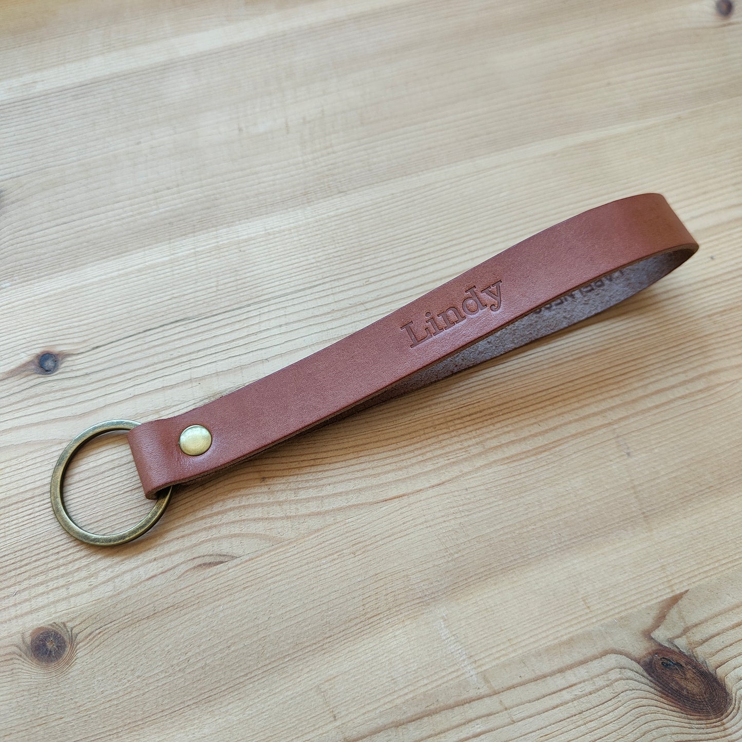 Leren sleutelhanger Deluxe ¨Eigen tekst/ naam¨