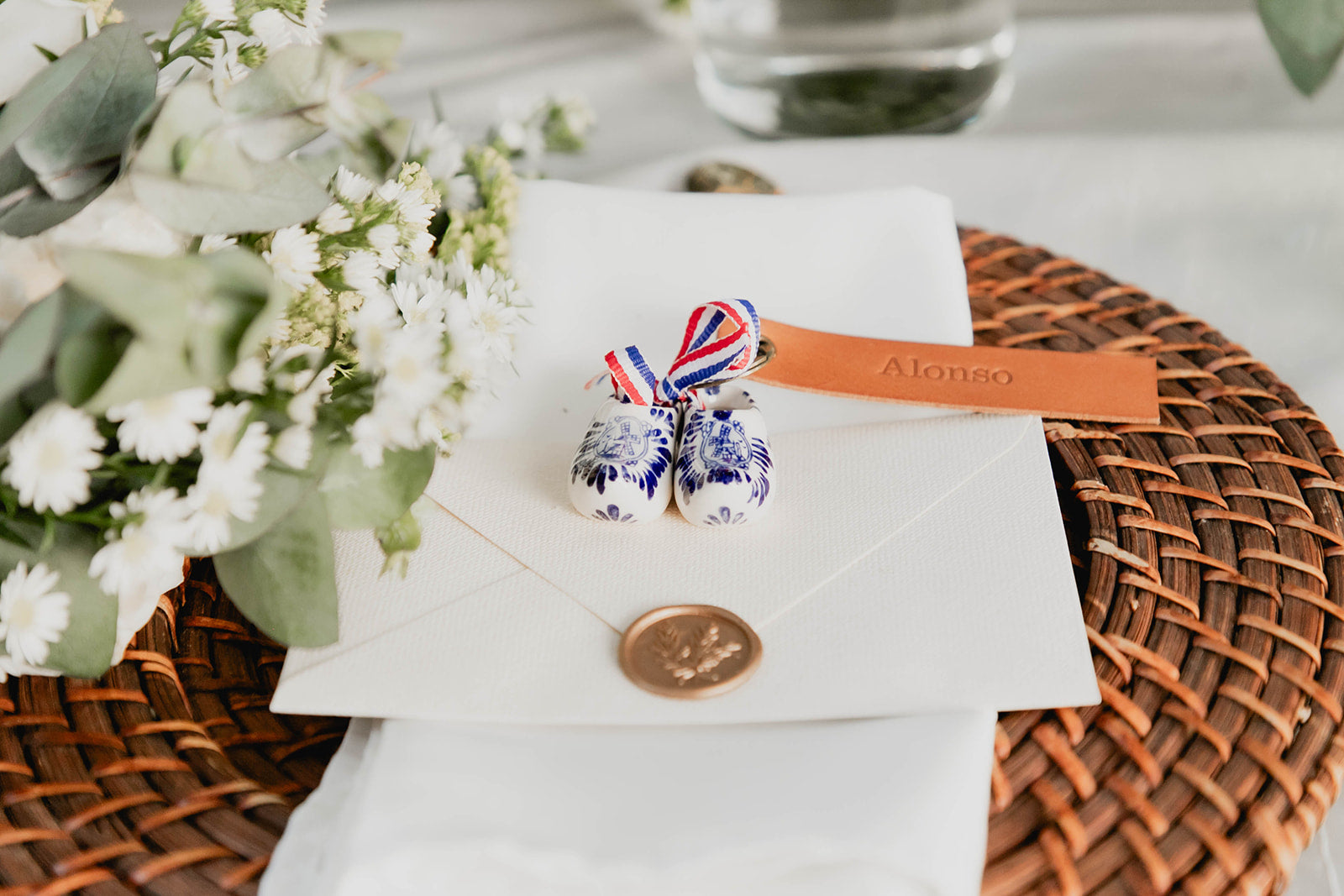 JIADEXIN 50 stuks bruiloft verjaardag plaats kaarten tafel decoratie kaarten opvouwbare partij gasten naam kaart schön dass du da bist JIADEXIN 50 stuks bruiloft verjaardag plaats kaarten tafel decoratie kaarten opvouwbare partij gasten naam kaart schön dass du da bist