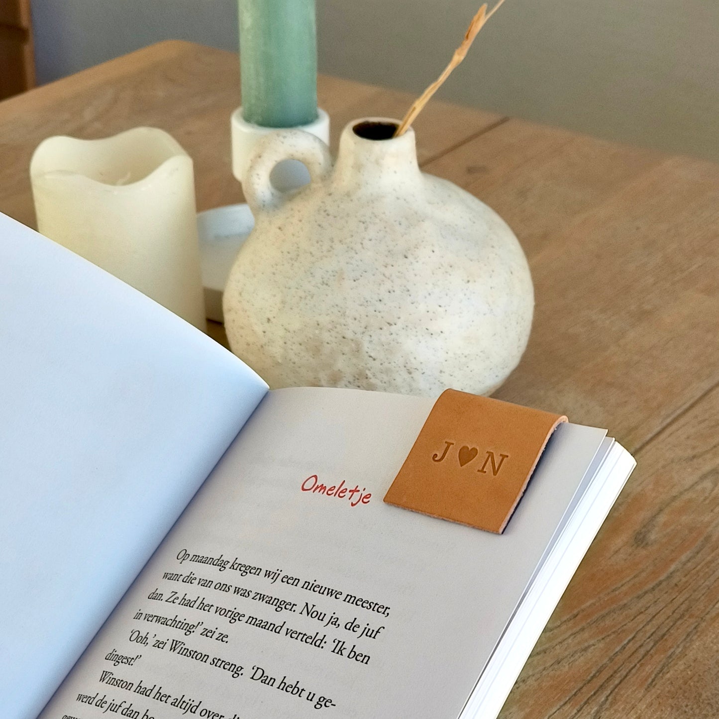 Leren boekenlegger met magneet